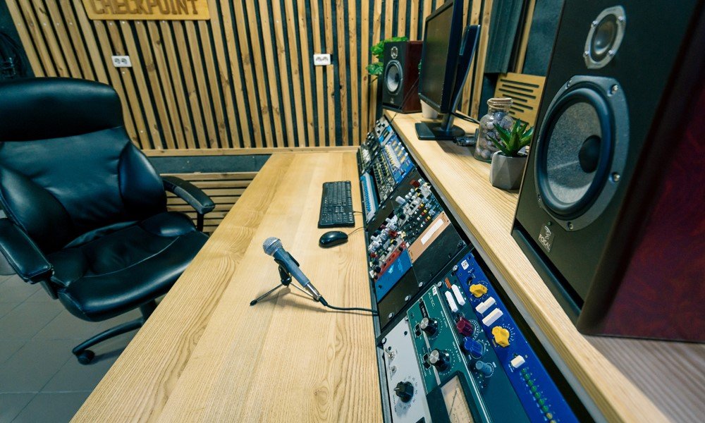 colleges for producing music